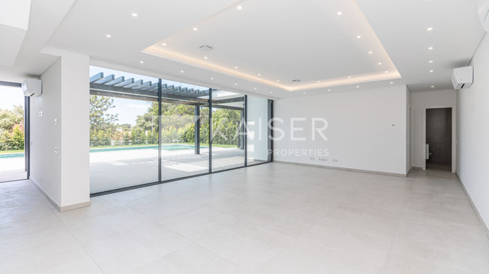 Image No.4-4 Bed Villa for sale