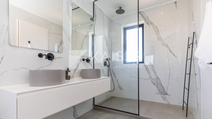 Image No.14-3 Bed Villa for sale