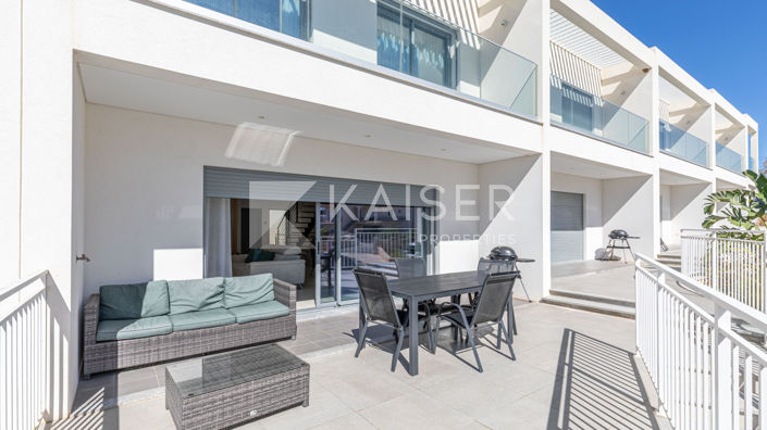 Image No.11-3 Bed Townhouse for sale