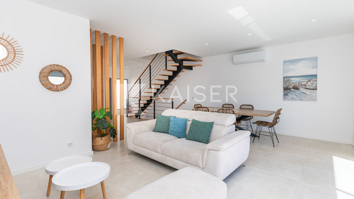 Image No.12-3 Bed Townhouse for sale