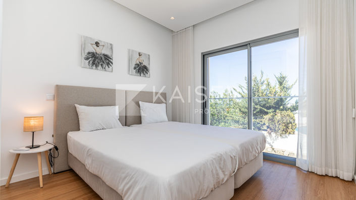 Image No.17-3 Bed Townhouse for sale