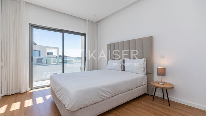 Image No.20-3 Bed Townhouse for sale