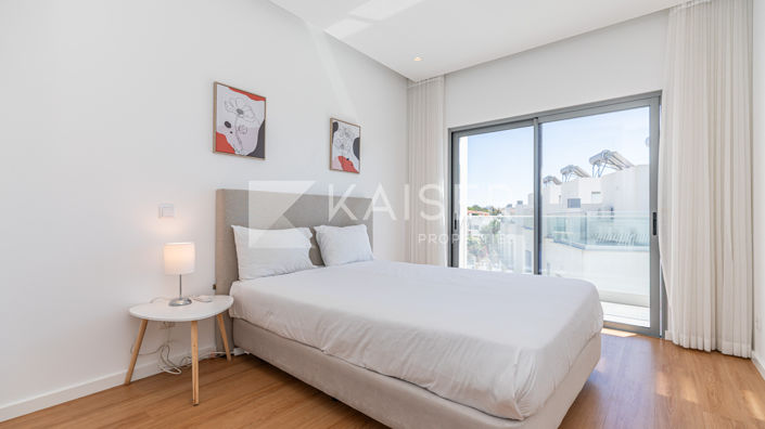 Image No.23-3 Bed Townhouse for sale