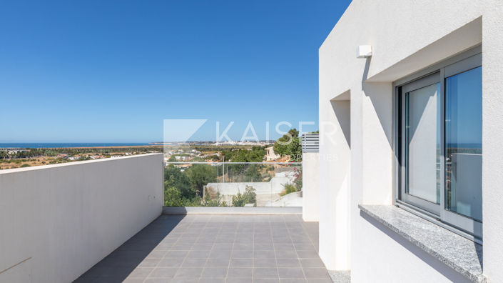 Image No.24-3 Bed Townhouse for sale