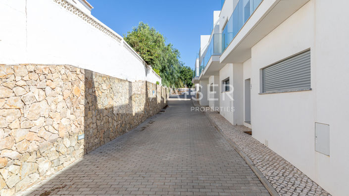 Image No.30-3 Bed Townhouse for sale