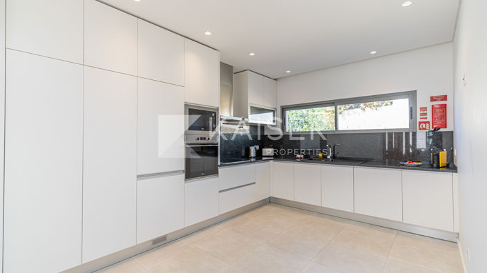 Image No.4-3 Bed Townhouse for sale