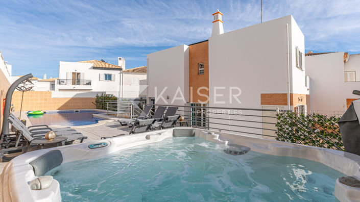 Image No.20-4 Bed Villa for sale