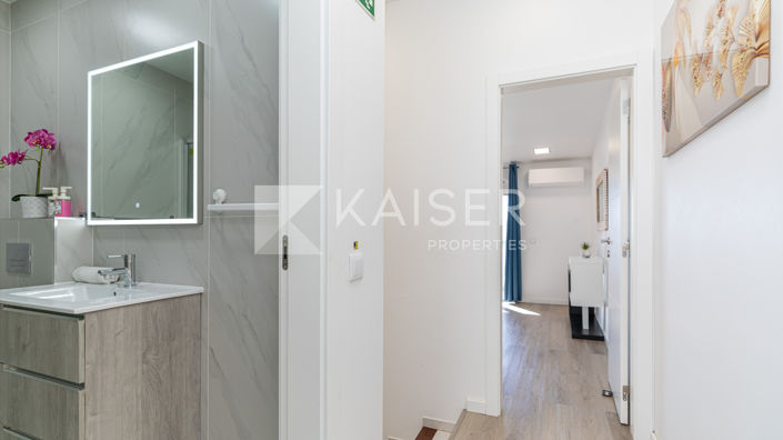 Image No.19-4 Bed Townhouse for sale