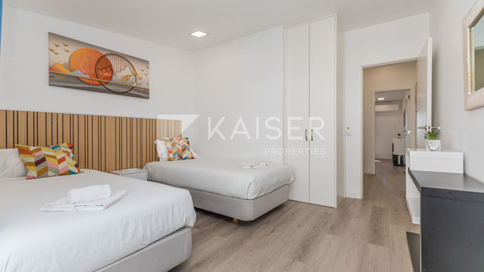 Image No.22-4 Bed Townhouse for sale