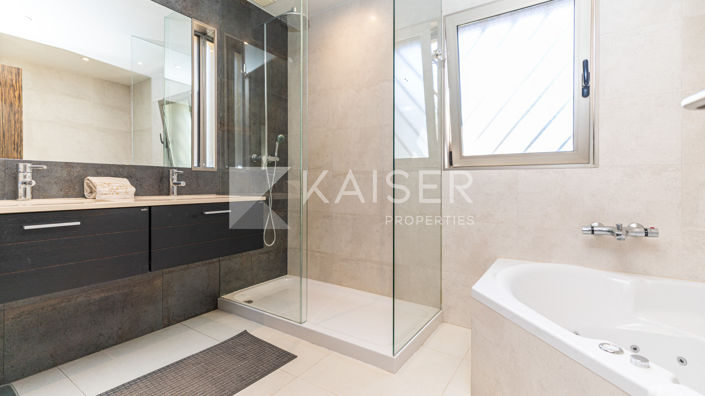 Image No.14-5 Bed Villa for sale