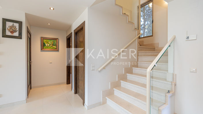 Image No.17-5 Bed Villa for sale