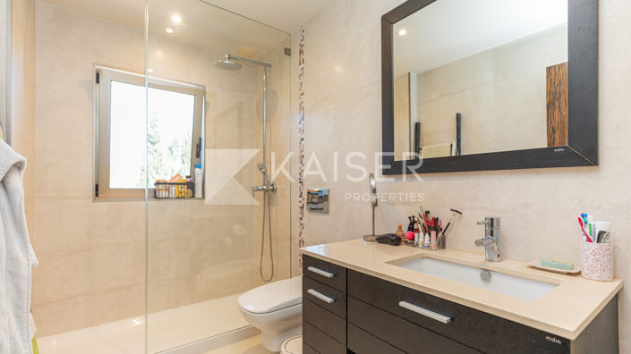 Image No.20-5 Bed Villa for sale