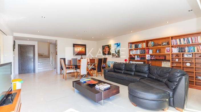 Image No.9-5 Bed Villa for sale