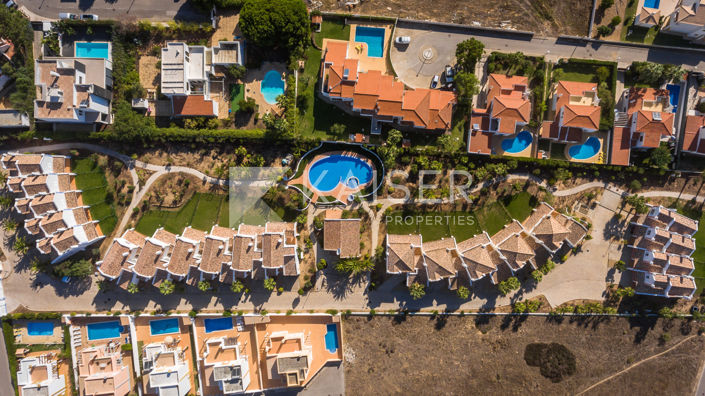 Image No.8-2 Bed Townhouse for sale