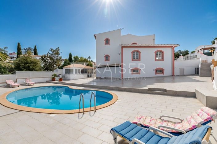 Image No.2-Villa de 5 chambres à vendre à Albufeira