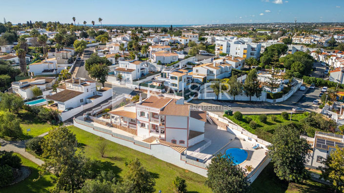 Image No.3-5 Bed Villa for sale