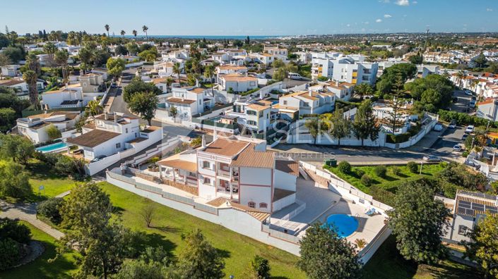 Image No.3-Villa de 5 chambres à vendre à Albufeira