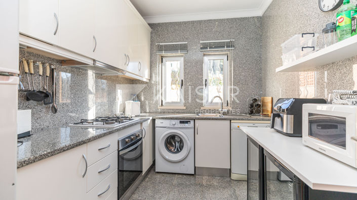 Image No.13-2 Bed Townhouse for sale