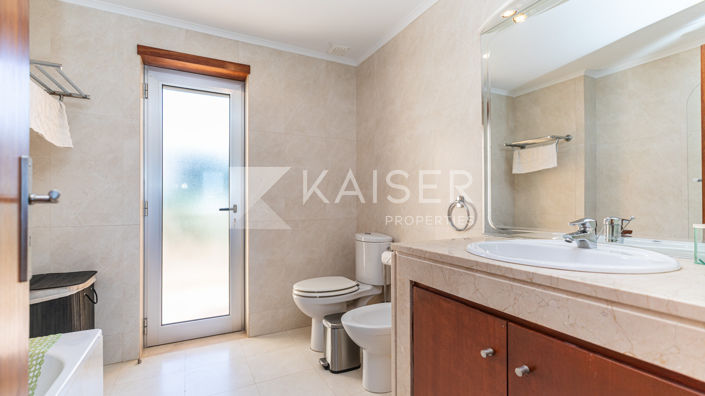 Image No.19-2 Bed Townhouse for sale