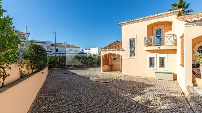 Image No.22-2 Bed Townhouse for sale