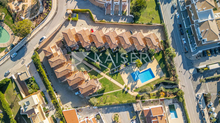 Image No.6-2 Bed Townhouse for sale