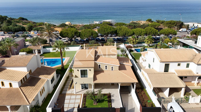 Image No.2-5 Bed Villa for sale