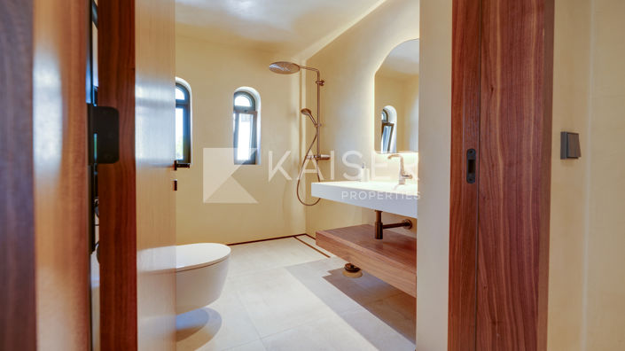 Image No.20-5 Bed Villa for sale