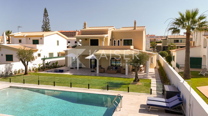 Image No.8-5 Bed Villa for sale