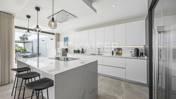 Image No.16-5 Bed Villa for sale