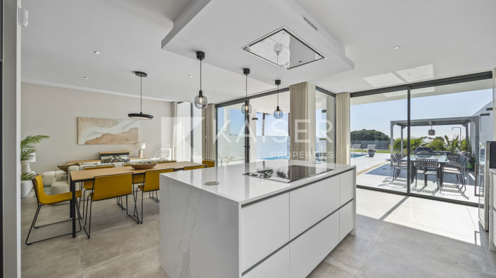 Image No.17-5 Bed Villa for sale