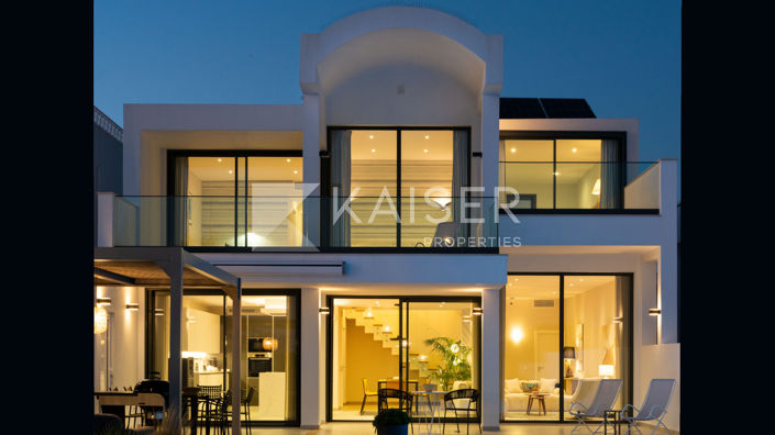 Image No.2-5 Bed Villa for sale