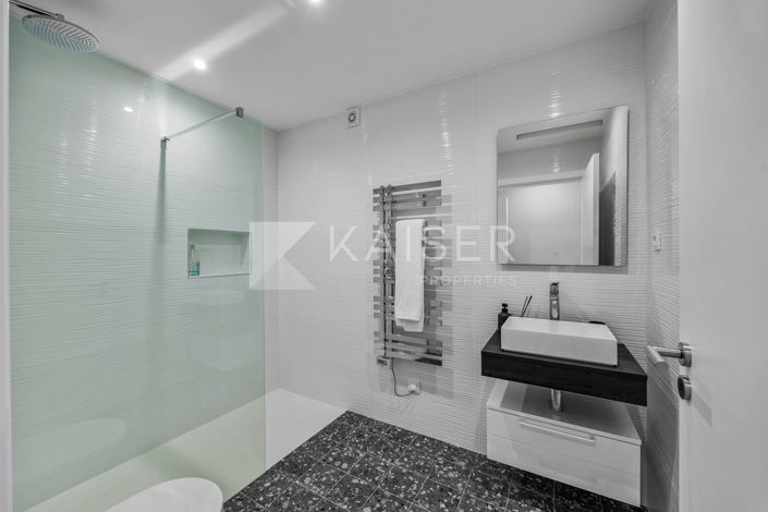 Image No.27-5 Bed Villa for sale
