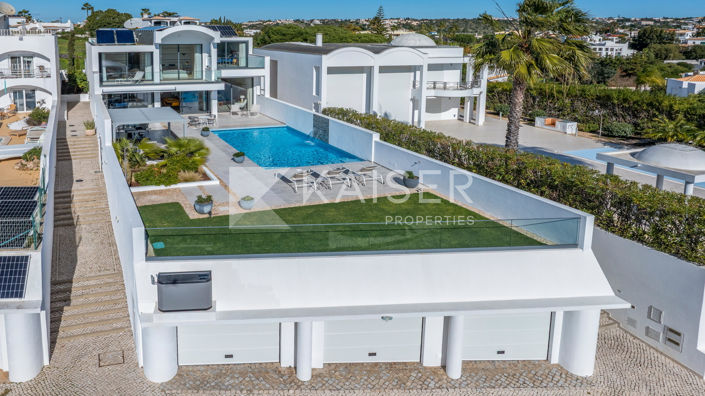 Image No.8-5 Bed Villa for sale