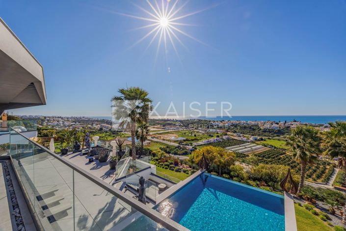 Image No.3-4 Bed Villa for sale