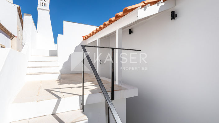 Image No.22-4 Bed Apartment for sale