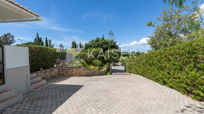 Image No.17-3 Bed Villa for sale