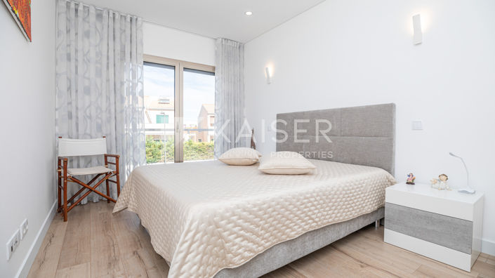 Image No.16-4 Bed Townhouse for sale