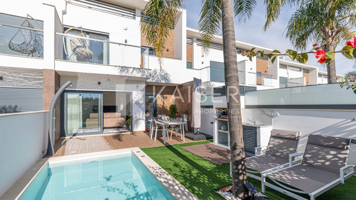 Image No.24-4 Bed Townhouse for sale