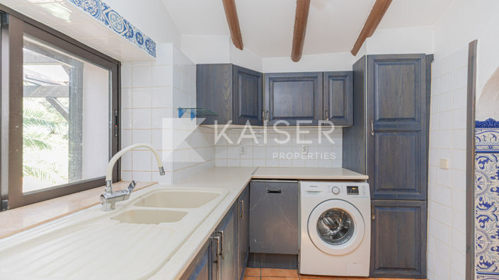 Image No.20-3 Bed Townhouse for sale