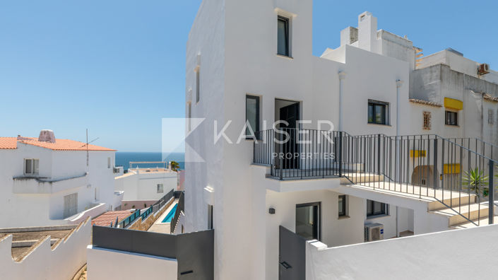 Image No.12-3 Bed Townhouse for sale