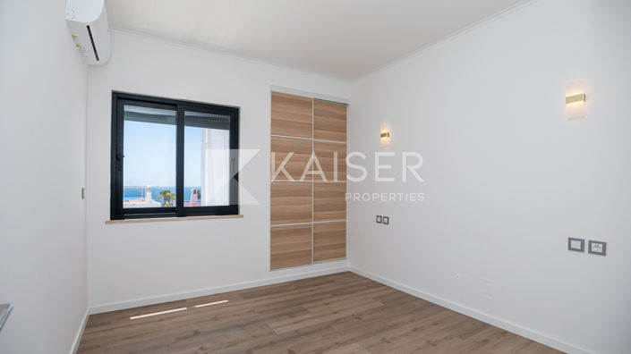 Image No.18-3 Bed Townhouse for sale