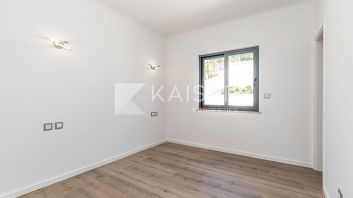 Image No.21-3 Bed Townhouse for sale
