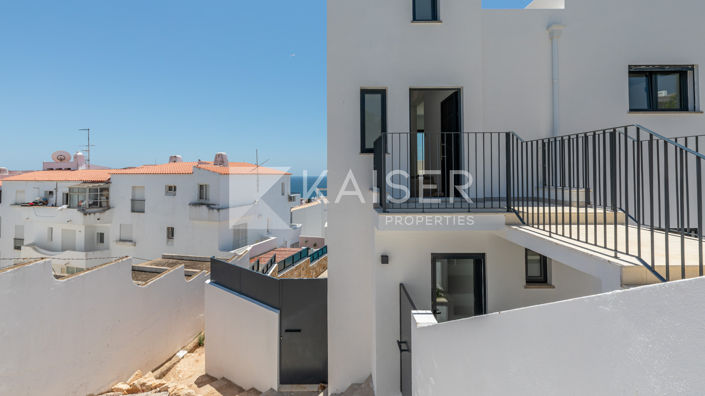 Image No.34-3 Bed Townhouse for sale