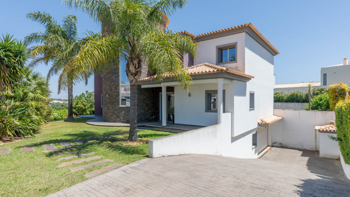 Image No.8-7 Bed Villa for sale