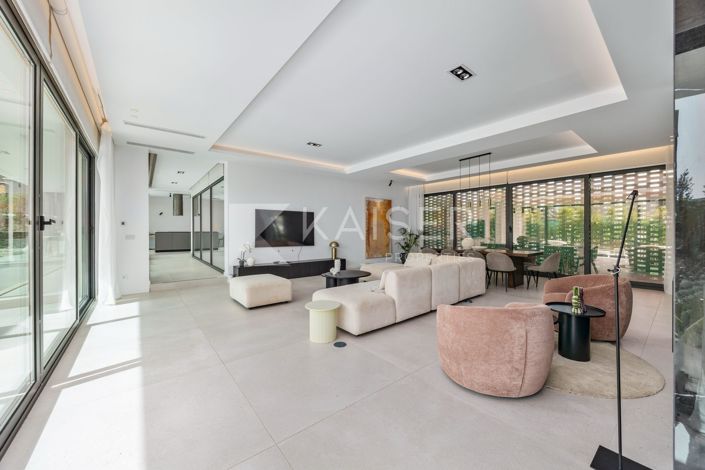 Image No.14-6 Bed Villa for sale