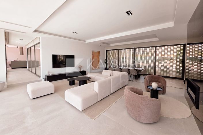 Image No.2-5 Bed Villa for sale