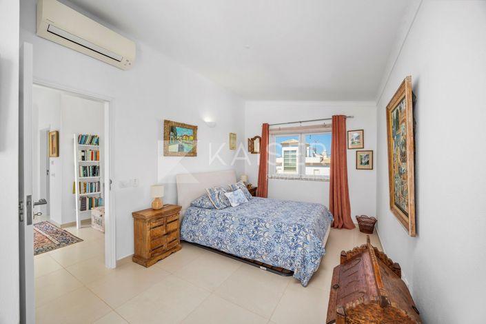 Image No.26-3 Bed Villa for sale