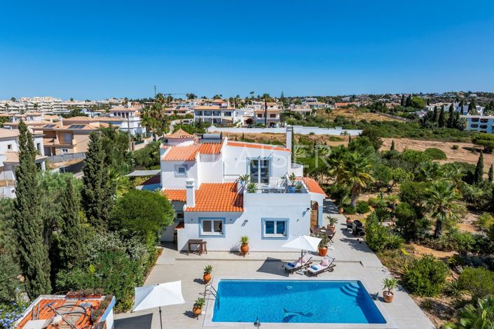 Image No.9-3 Bed Villa for sale