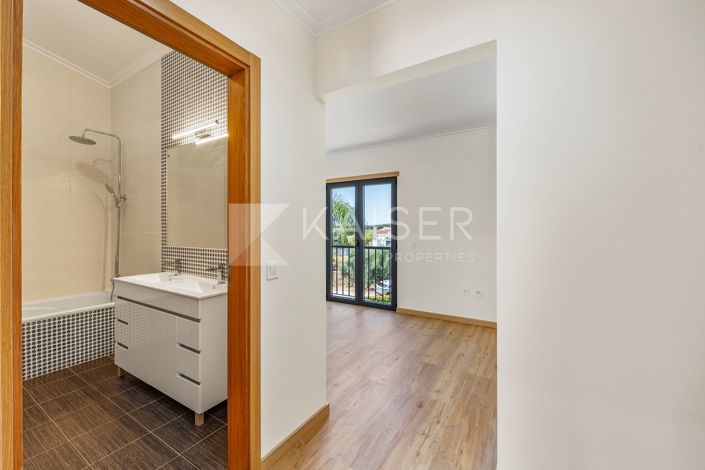 Image No.17-2 Bed Townhouse for sale