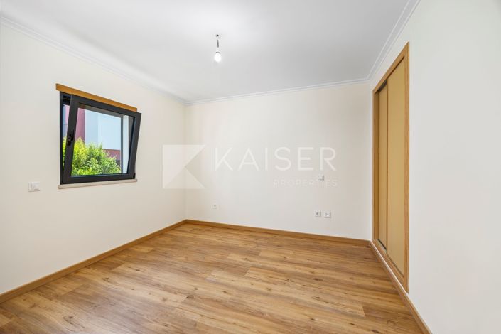 Image No.22-2 Bed Townhouse for sale
